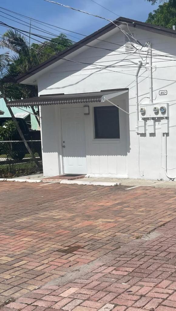Cozy Studio, Prime Location, Remodeled, 1 Parking West Palm Beach Bagian luar foto