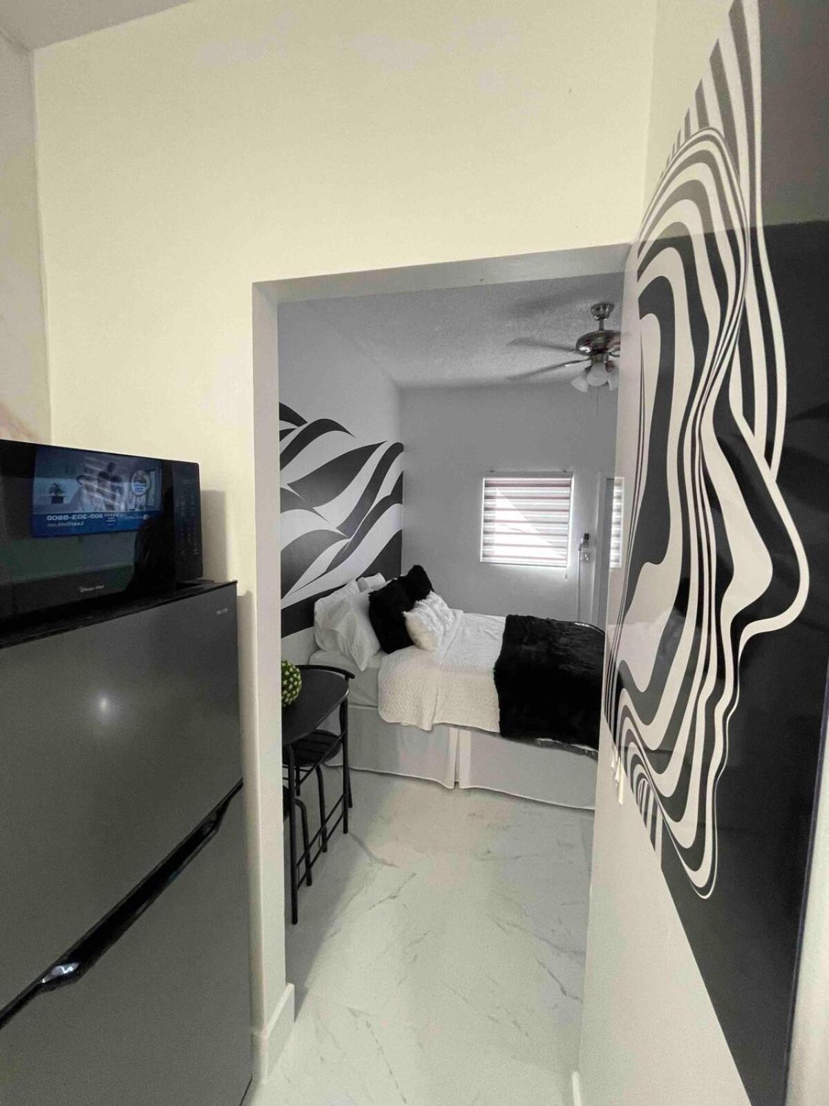 Cozy Studio, Prime Location, Remodeled, 1 Parking West Palm Beach Bagian luar foto